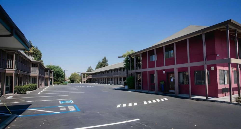 Alura Inn
